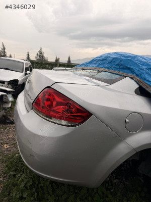 Fiat Linea sağ arka Çamurluk
