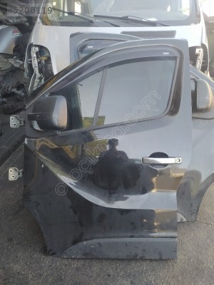 Renault trafic 3 ön kapı