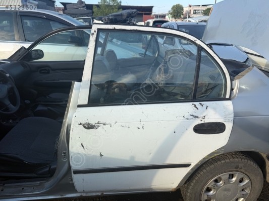 TOYOTA COROLLA AE101 SOL ARKA KAPI