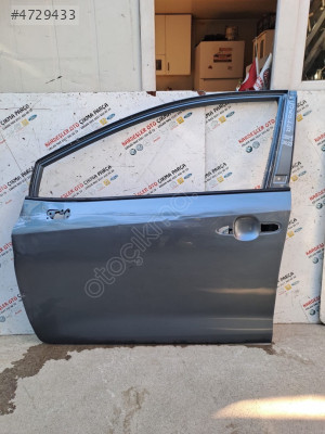 Toyota Corolla sol ön kapı 2020 2026 (az hasarlı)