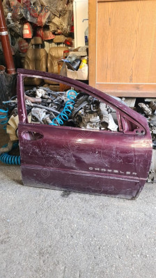 Chrysler Stratus Sağ Ön Kapı