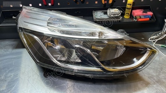 RENAULT CLİO 4 SAĞ FAR
