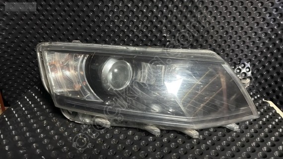 SKODA OCTAVİA SAĞ FAR