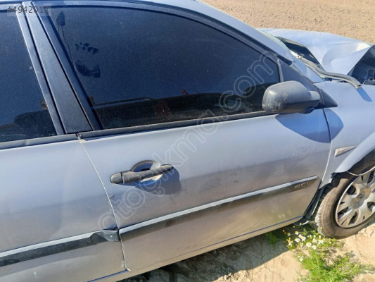 RENAULT MEGANE 2 SAĞ ÖN KAPI ÇIKMA