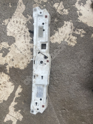 Opel corsa c 01-06 ön panel üst sacı