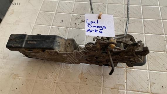 Opel Omega Arka Kapı Kilidi