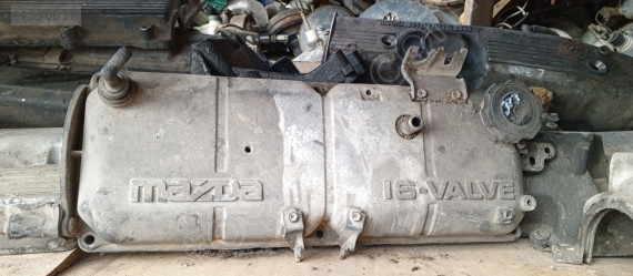 Mazda 323 külbütör kapağı