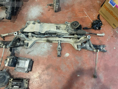 Passat Alt Travers Direksiyon Kutusu - Vossan Otomotiv Passat Alt Travers Direksiyon Kutusu - Volkswagen 3Q0199369E Orijinal Çıkma Yedek Parça Ankara