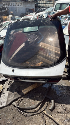 Nissan primera bagaj kapağı