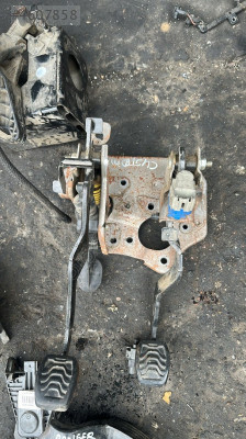 FORD CUSTOM PEDAL KONUK OTO