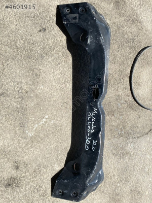 MERCEDES ML400-320 ÖN PANEL ÜST SACI