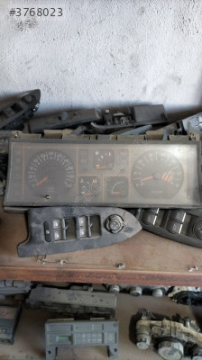 Renault 9 kilometre saati