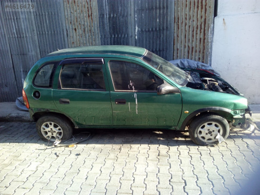 OPEL CORSA B SAĞ ÖN ÇAMURLUK