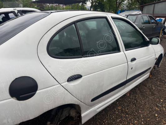Renault Megane 1 Sağ Arka Kapı