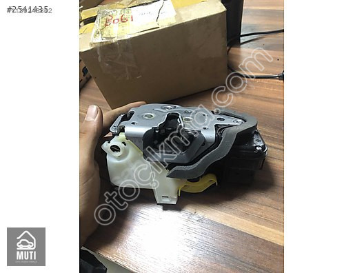 Chevrolet Cruze Sol Ön Kapı 13579522