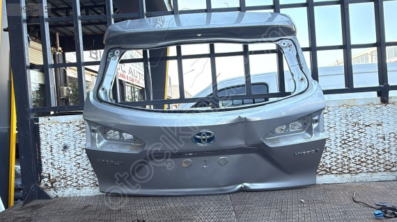 Toyota Corolla cross bagaj kapağı