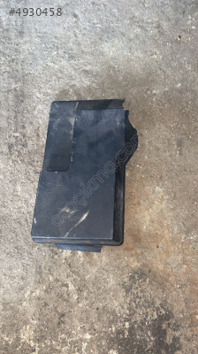 BMW E 36 sigorta kutusu üst kapağı
