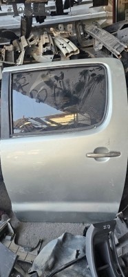 Toyota Hilux sol arka kapı