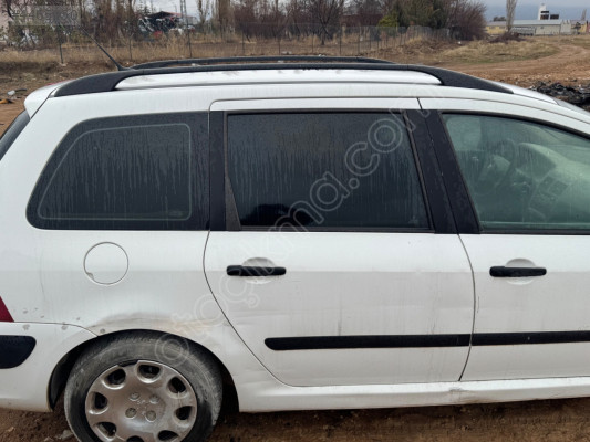 Peugeot 307 Sv  sağ arka kapı