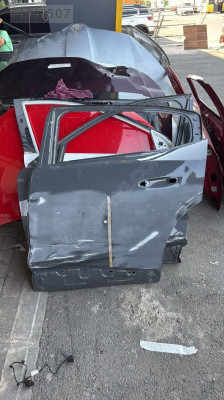 Peugeot 408 sol arka kapı