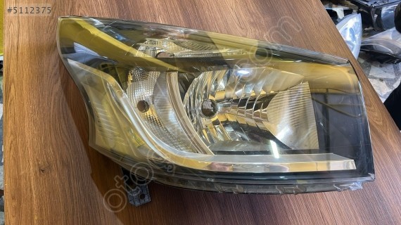 RENAULT TRAFİC SAĞ FAR