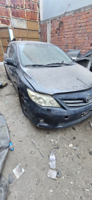 Toyota Corolla sağ ön çamurluk