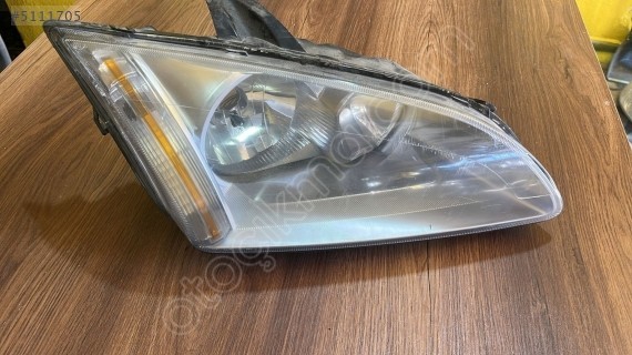 FORD FOCUS 1 SAĞ FAR