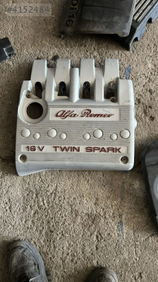Alfa Romeo motor üst kapak