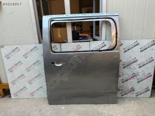 Cıtroen jumpy sol sürgülü kapı (altdan hasarlı)