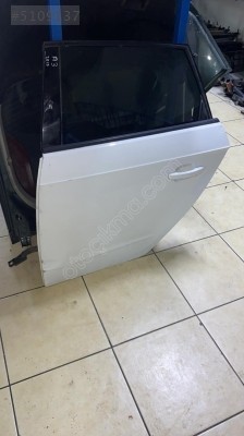AUDİ A3 SOL ARKA KAPI