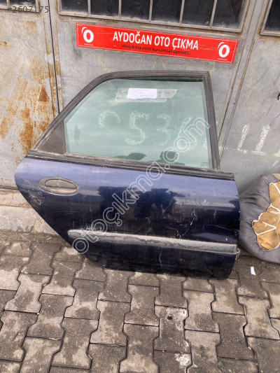 Laguna 1 sağ arka kapı çıkma orijinal