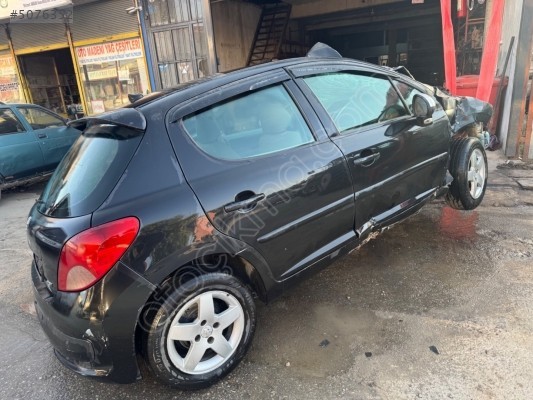 Peugeot 207   Sağ arka kapı