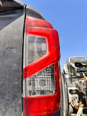 2021 NİSSAN NAVARA SAĞ ARKA STOP