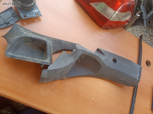 Ford Focus 3 Sol Arka Kapı İç Trim