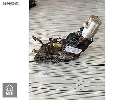 Toyota corolla sağ kapı kilidi 101 kasa