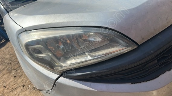 Fiat Doblo sağ ön far