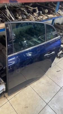 RENAULT MEGANE 4 SOL ARKA KAPI