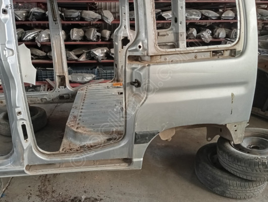 Citroen berlingo sol arka çamurluk