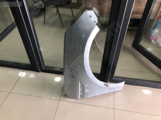 RENAULT MEGANE 4 SAĞ ÖN ÇAMURLUK