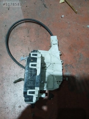 OTO CEMDEN MERCEDES CLA W117 SOL ARKA KAPI KİLİDİ