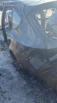 SUBARU İMPREZA SOL ARKA KELEBEK CAMI