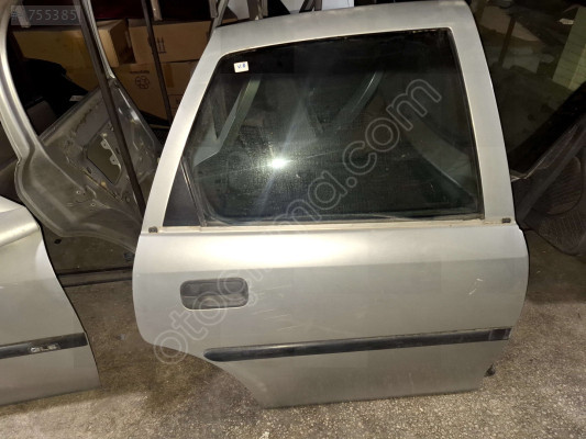 ÖZMEN OPEL VECTRA B ÇIKMA SAĞ ARKA KAPI