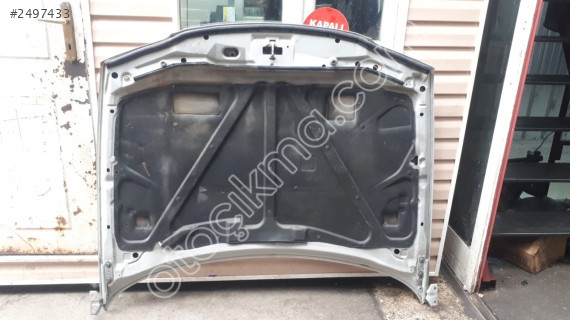 Mazda 626 kaput