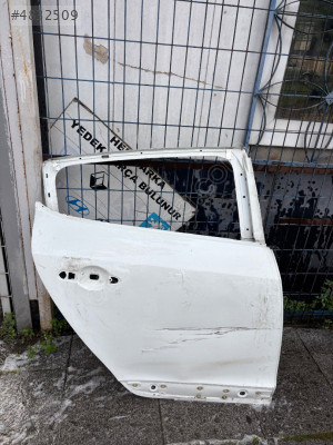 Renault megan üç çıkma sağ arka kapı