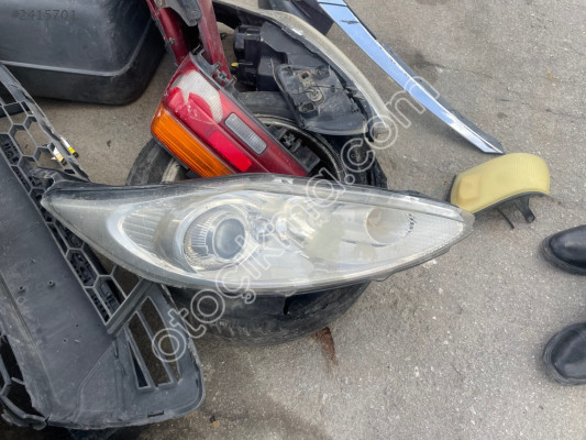 Çıkma Ford Fiesta sol ön far lambası orijinal