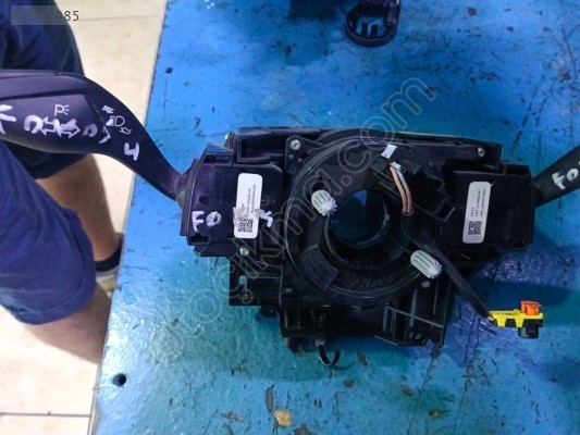 FORD FOCUS 4 SİLGİ SİNYAL KOLU