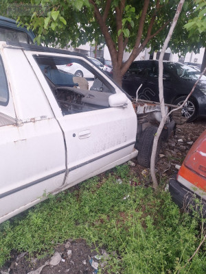 Skoda pickup sağ ön kapı