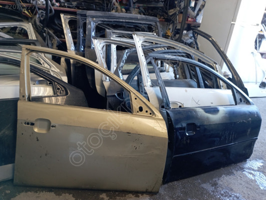 Ford Mondeo Sağ Ön Kapı 2000-2007