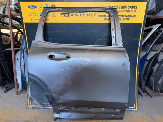 MERCEDES GLB SAĞ ARKA KAPI ÇIKMA ORİJİNAL
