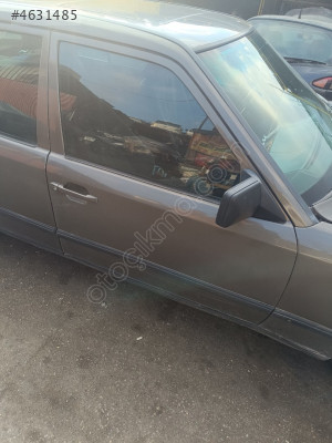 Mercedes w124 kasa sağ ön kapı